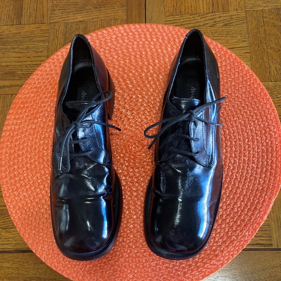 Marquire brand black patent leather oxfords in size 8 1/2 M. - Picture 2 of 5